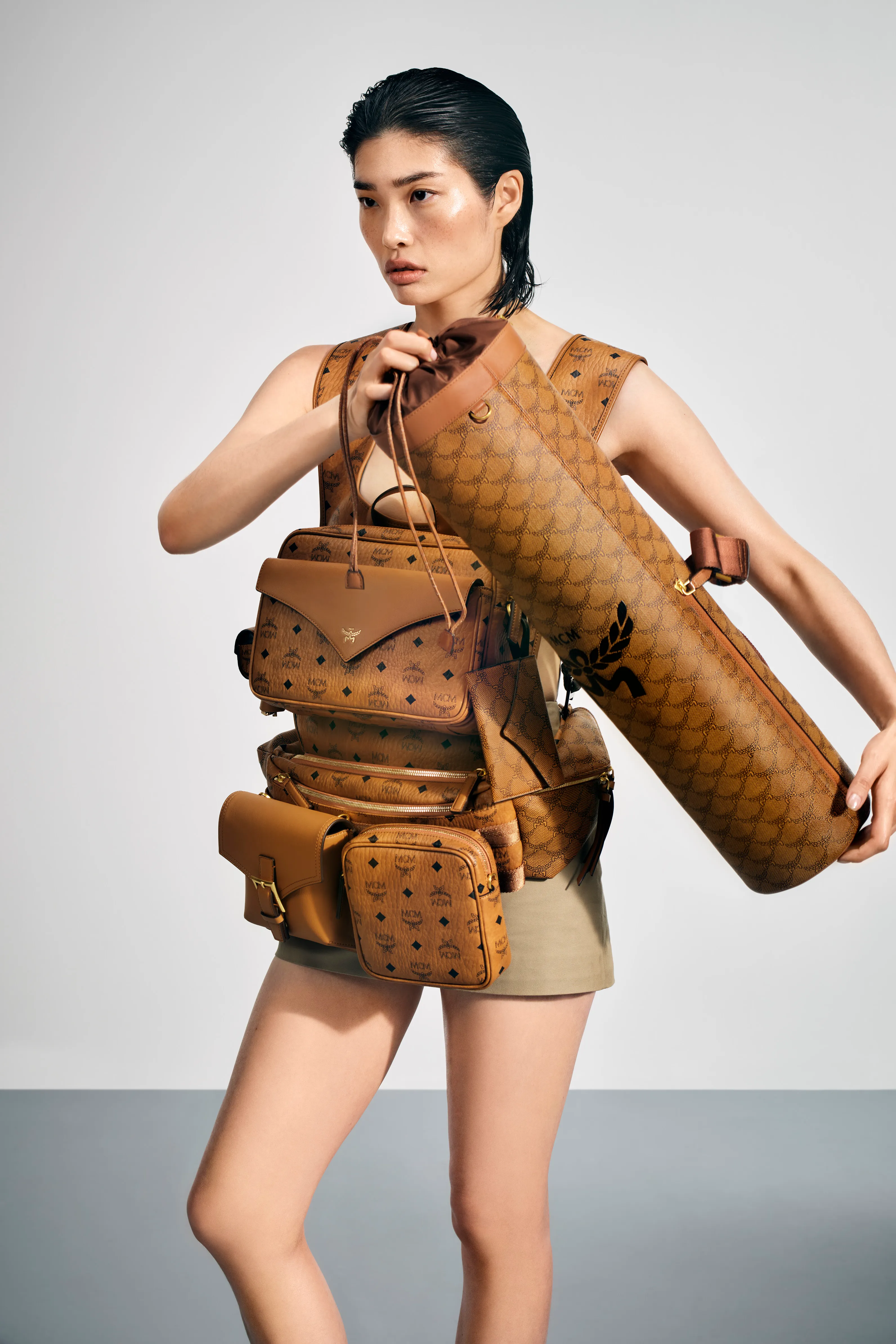 MCM ケリー Cara Delevingne & Xu Meen Model MCM Spring Summer 2024